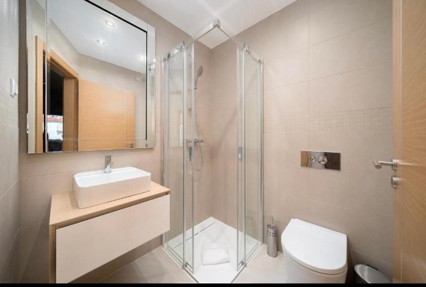 Modern Lagos Accomodation Rooms ภายนอก รูปภาพ